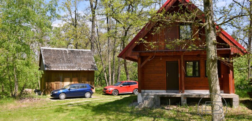 Šaštín – Stráže, chata, 65 m2 – nádherné prostredie v lese pri jazere, novostavba