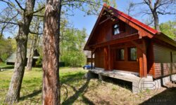 Šaštín – Stráže, chata, 65 m2 – nádherné prostredie v lese pri jazere, novostavba