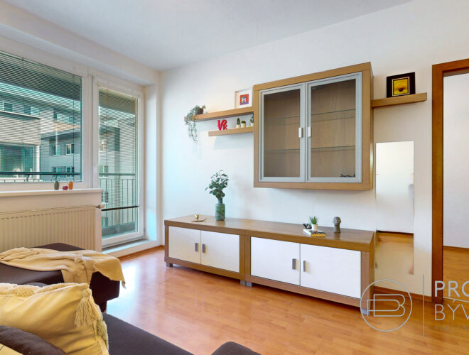 2-izbový byt, NÁM. HRANIČIAROV, veľký BALKÓN, výborné spojenie s celým mestom