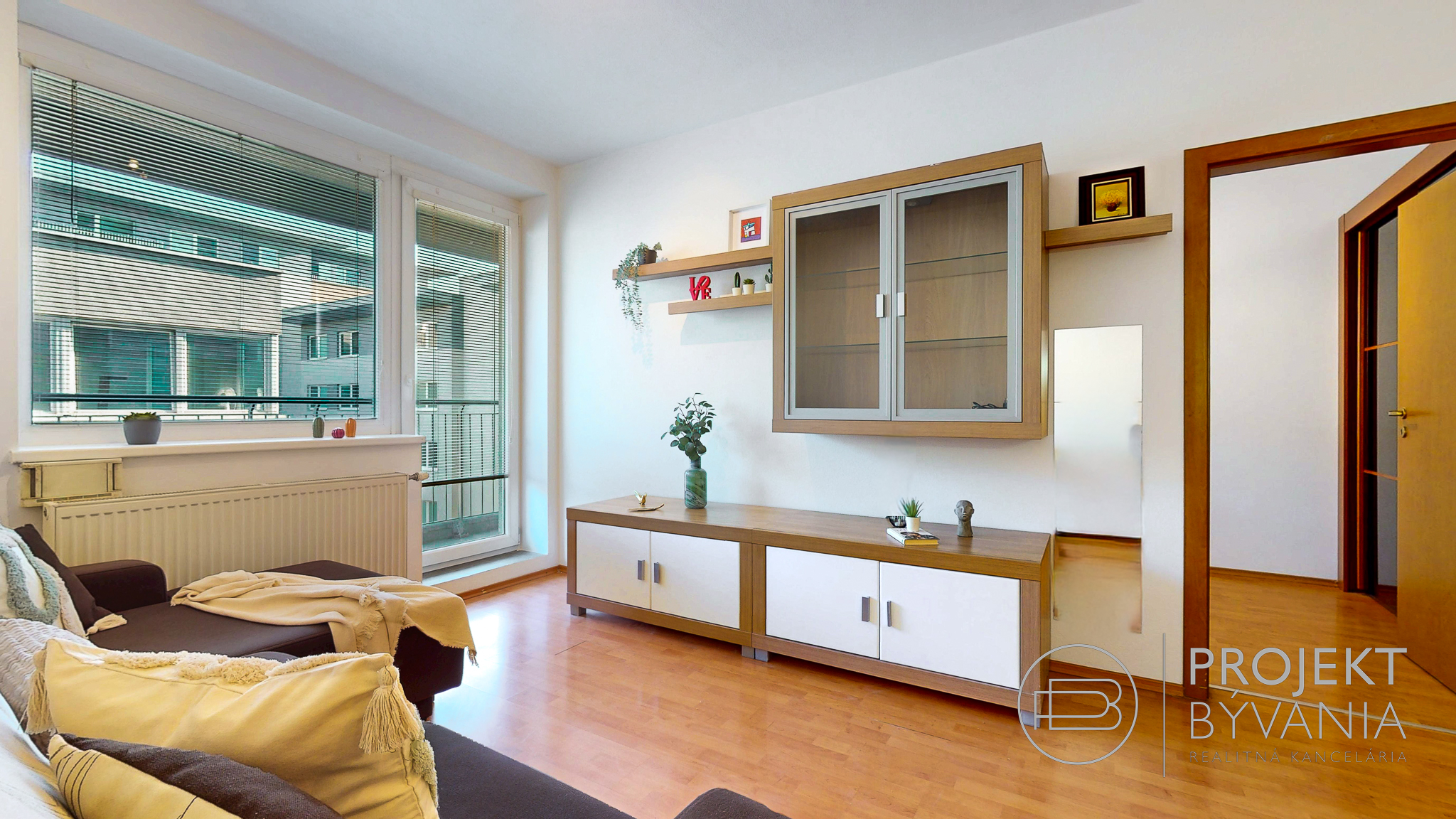 2-izbový byt, NÁM. HRANIČIAROV, veľký BALKÓN, výborné spojenie s celým mestom